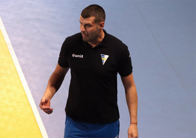 Ivica Jevtić hrabro vodi svoj tim Ivica Jevtić hrabro vodi svoj tim